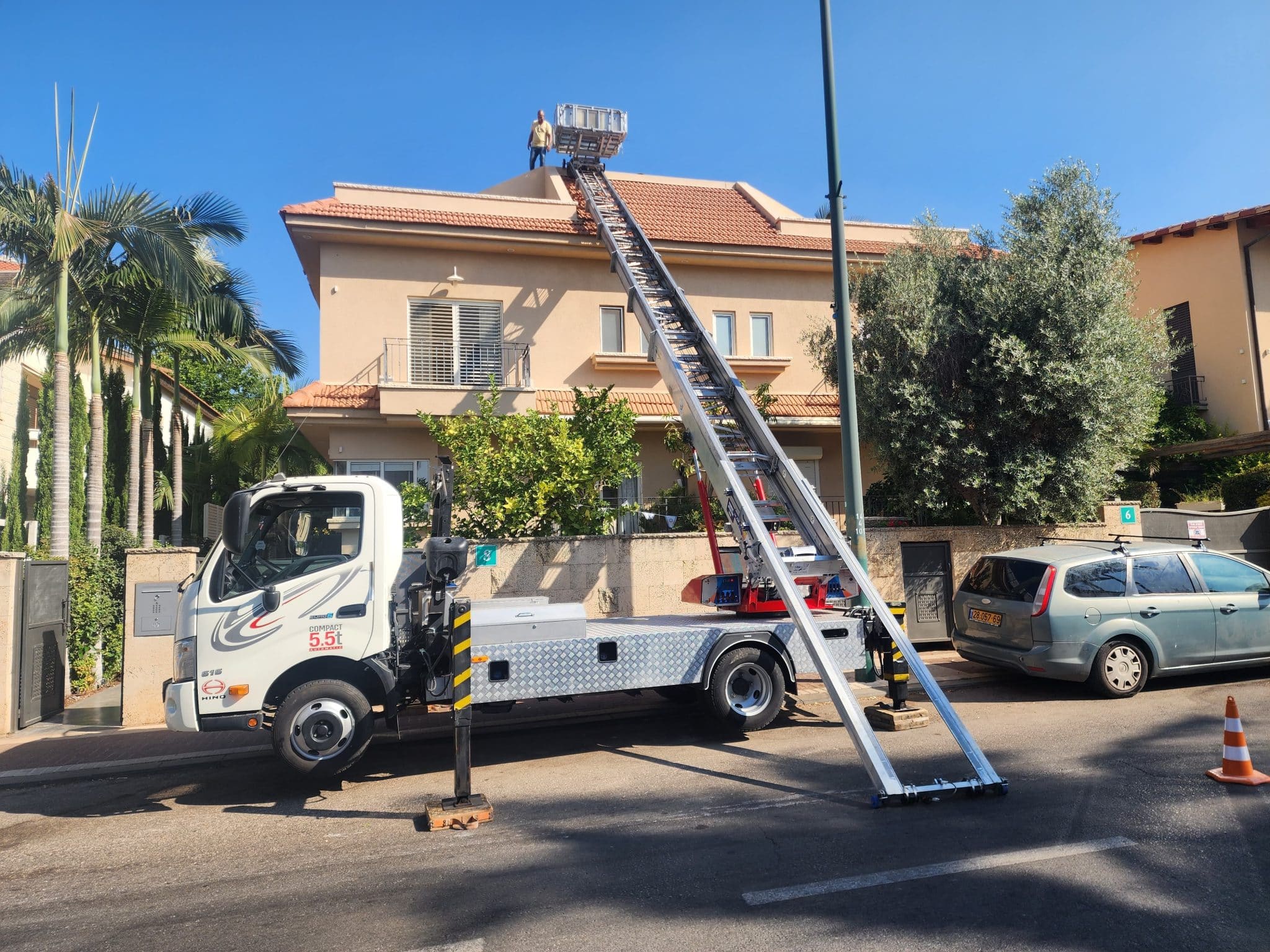 מנוף הרמה במרכז: מנופי חסדאי